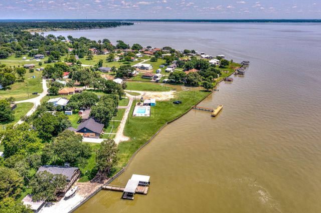 20 Clearview Street, Point Blank, TX 77364