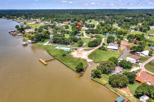 20 Clearview Street, Point Blank, TX 77364