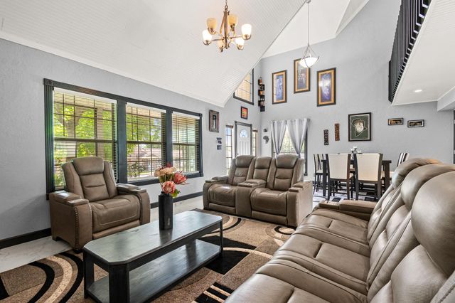 20 Clearview Street, Point Blank, TX 77364