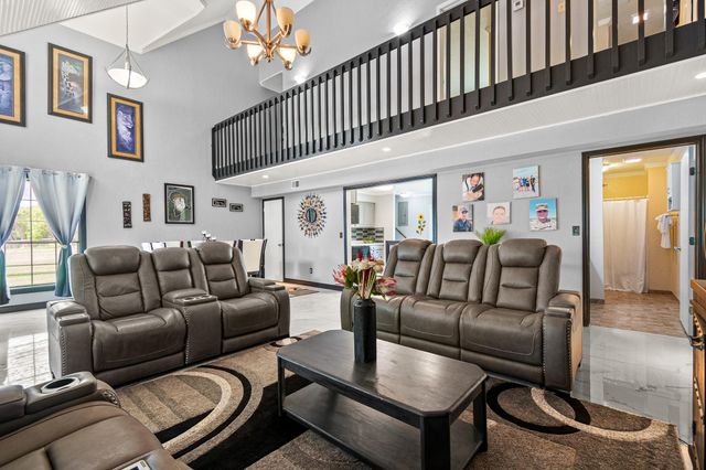 20 Clearview Street, Point Blank, TX 77364