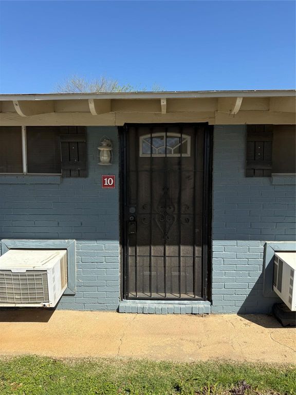 1705 Chris Craft Drive 10, Grapevine, TX 76051