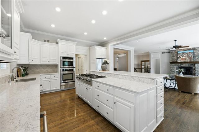 13117 REEDS Street, Leawood, KS 66209
