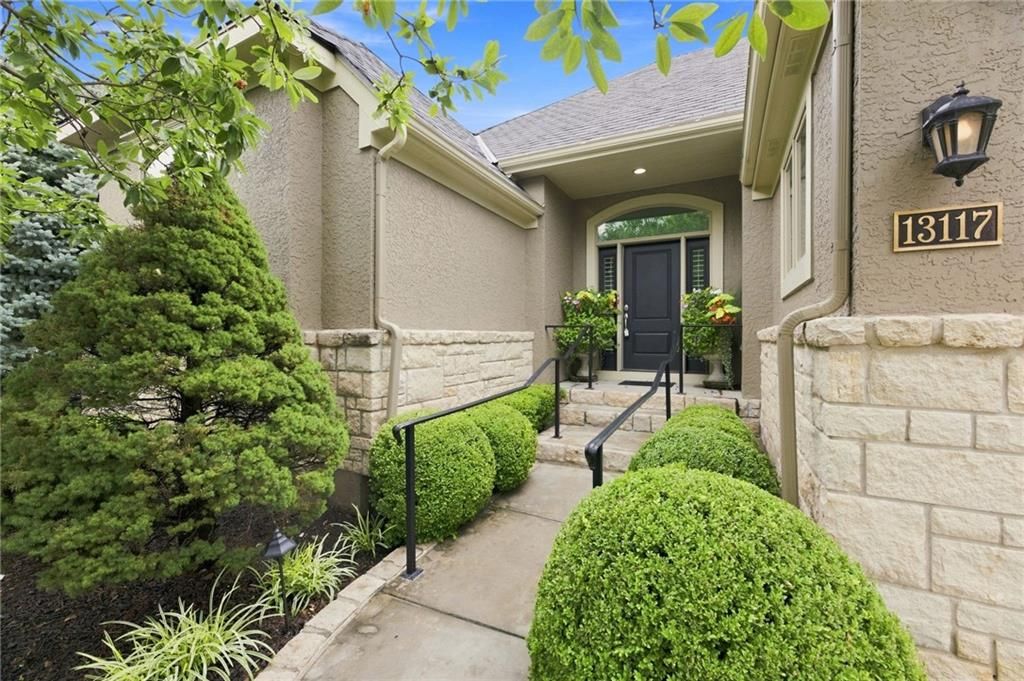 13117 REEDS Street, Leawood, KS 66209