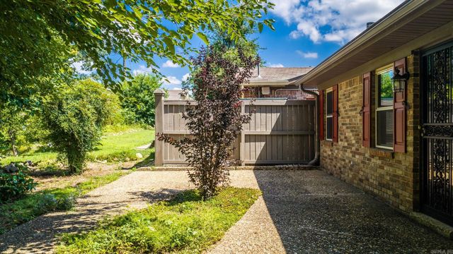 1400 Pickering Drive, Little Rock, AR 72211