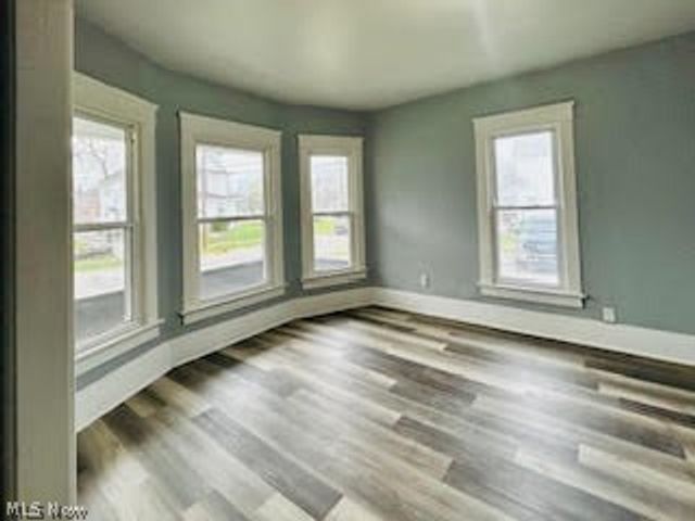 241 5th Street NW, Barberton, OH 44203