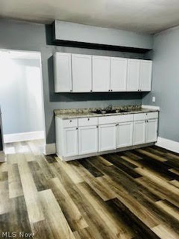 241 5th Street NW, Barberton, OH 44203