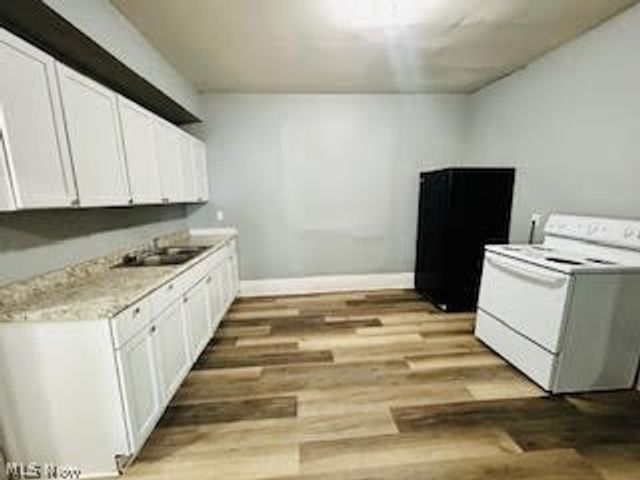 241 5th Street NW, Barberton, OH 44203