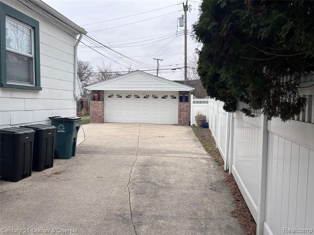 1307 Davis Avenue, Birmingham, MI 48009