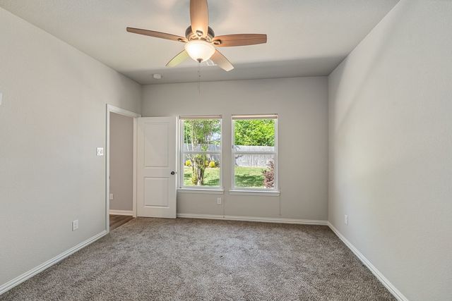 218 Skiff Drive, Gun Barrel City, TX 75156