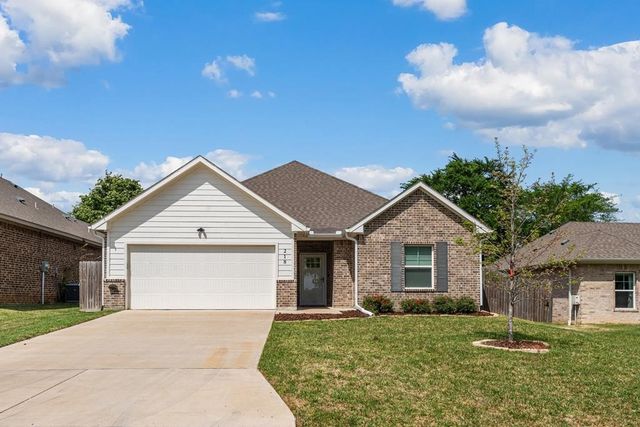 218 Skiff Drive, Gun Barrel City, TX 75156