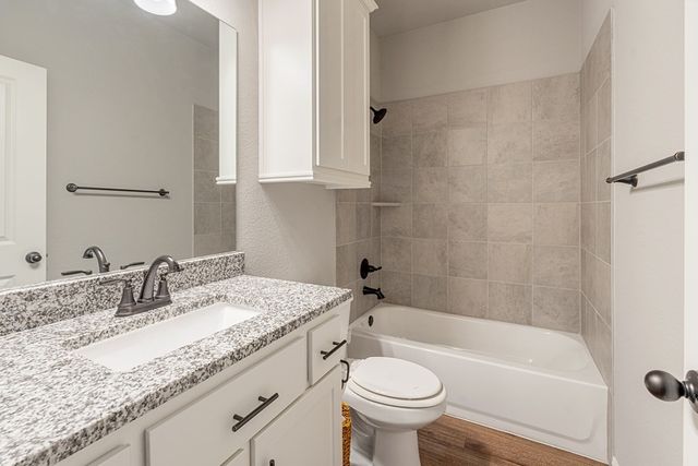 218 Skiff Drive, Gun Barrel City, TX 75156