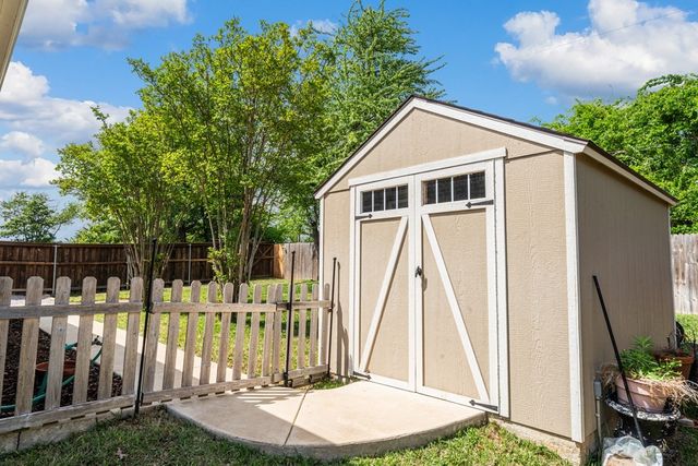 218 Skiff Drive, Gun Barrel City, TX 75156