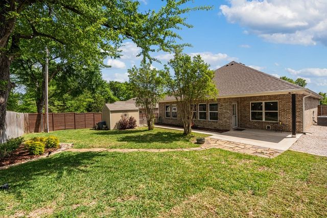 218 Skiff Drive, Gun Barrel City, TX 75156