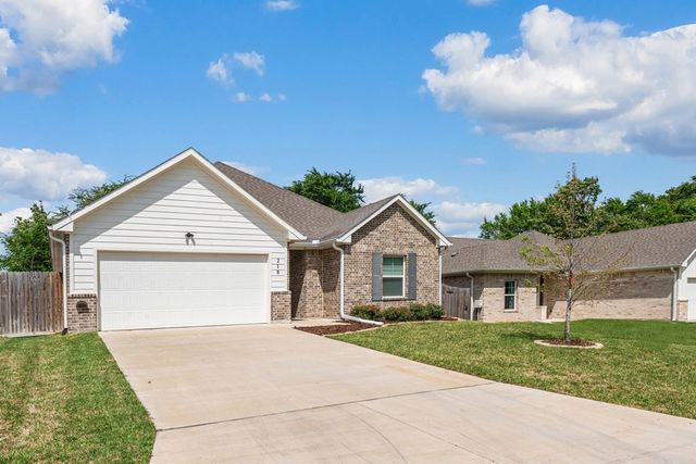 218 Skiff Drive, Gun Barrel City, TX 75156