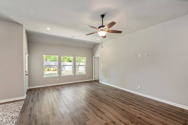 218 Skiff Drive, Gun Barrel City, TX 75156