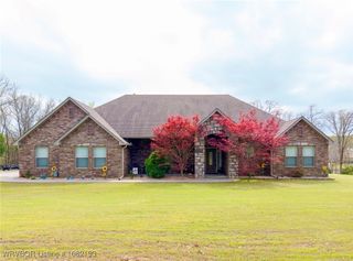 479872 E 1080 Road, Muldrow, OK 74948