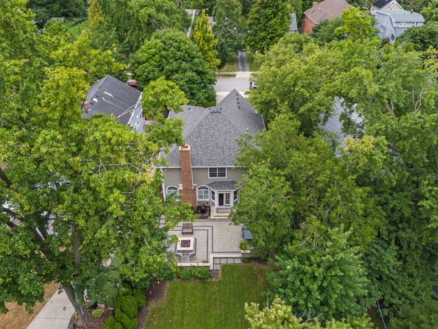 133 N Clinton Avenue, Elmhurst, IL 60126