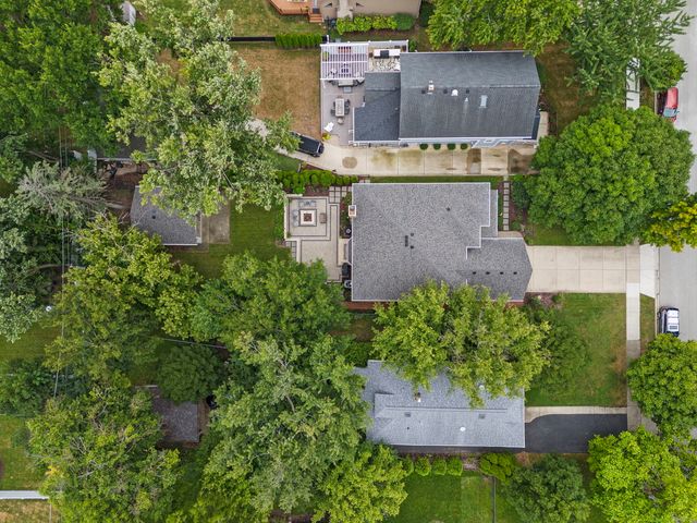 133 N Clinton Avenue, Elmhurst, IL 60126
