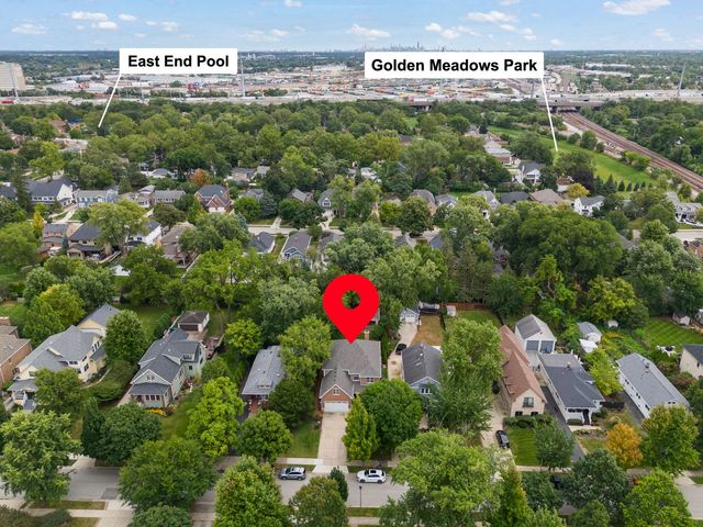 133 N Clinton Avenue, Elmhurst, IL 60126