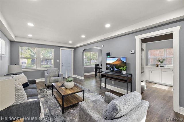 13519 Mansfield Street, Detroit, MI 48227