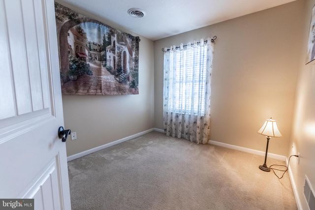 61 SARA LN, Hanover, PA 17331