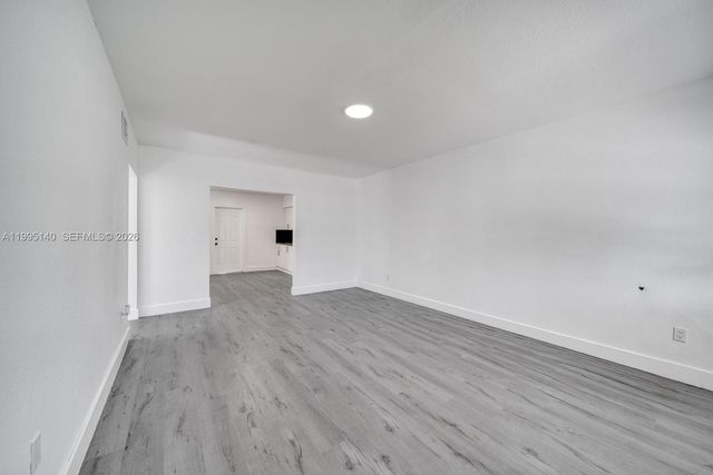 1340 NW 102nd St, Miami, FL 33147