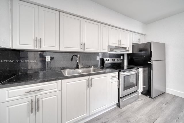 1340 NW 102nd St, Miami, FL 33147