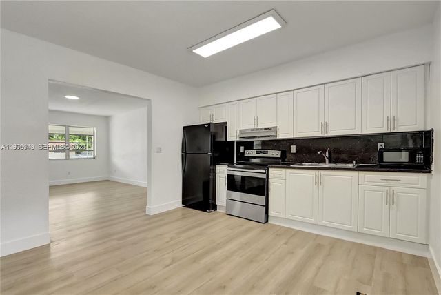 1340 NW 102nd St, Miami, FL 33147