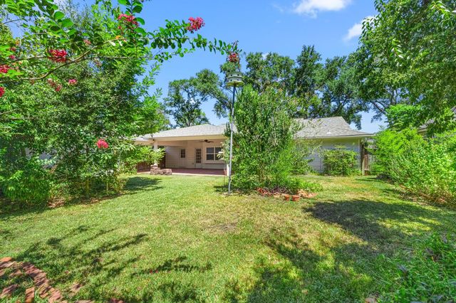 11311 Cold Spring Drive, Houston, TX 77043