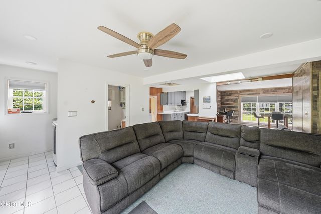 22 Pinewood Road, Guilderland, NY 12084