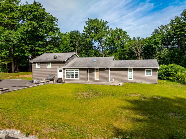 22 Pinewood Road, Guilderland, NY 12084