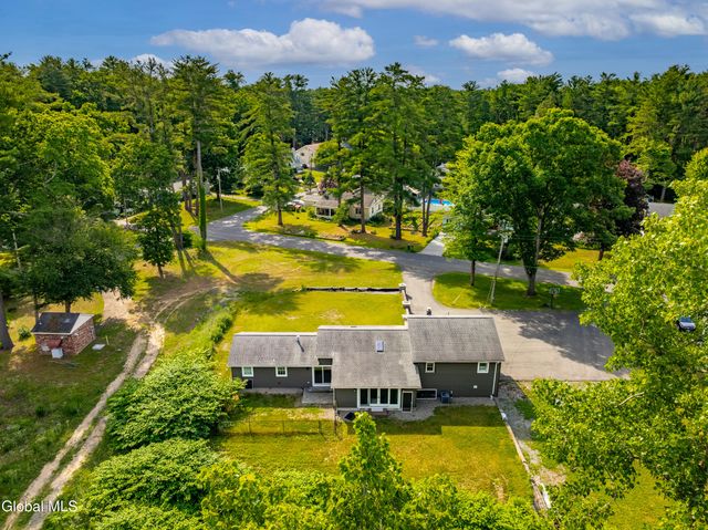 22 Pinewood Road, Guilderland, NY 12084