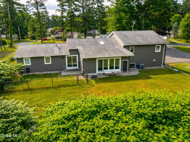 22 Pinewood Road, Guilderland, NY 12084