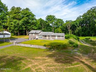 22 Pinewood Road, Guilderland, NY 12084