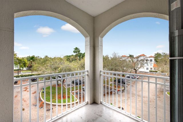 11028 Legacy Drive 302, Palm Beach Gardens, FL 33410