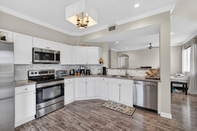 11028 Legacy Drive 302, Palm Beach Gardens, FL 33410