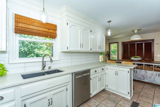 5833 JEFFERY DRIVE, Mount Olive, AL 35117