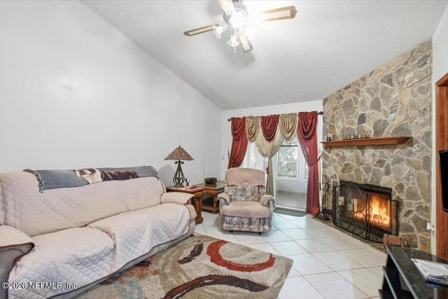258 AQUARIUS Circle W, Jacksonville, FL 32216