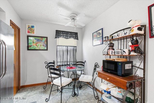 258 AQUARIUS Circle W, Jacksonville, FL 32216