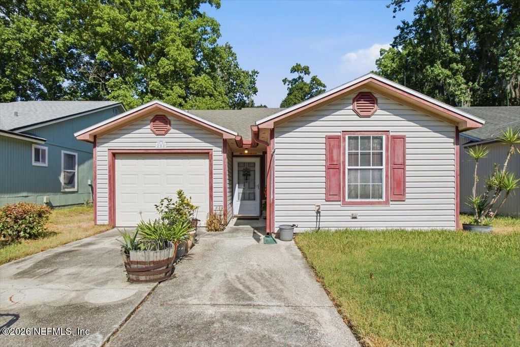 258 AQUARIUS Circle W, Jacksonville, FL 32216
