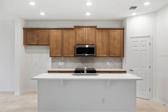 705 FARFIELDS STREET, Deland, FL 32720