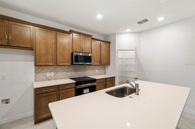 705 FARFIELDS STREET, Deland, FL 32720