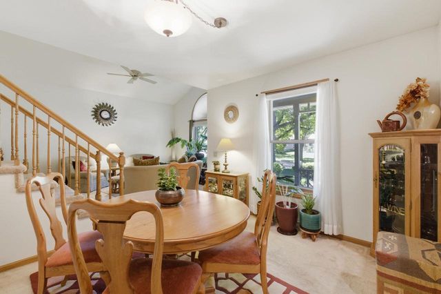 7925 W Oakbrook Circle, Madison, WI 53717