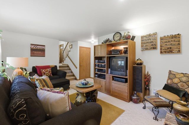 7925 W Oakbrook Circle, Madison, WI 53717
