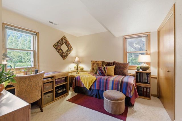 7925 W Oakbrook Circle, Madison, WI 53717