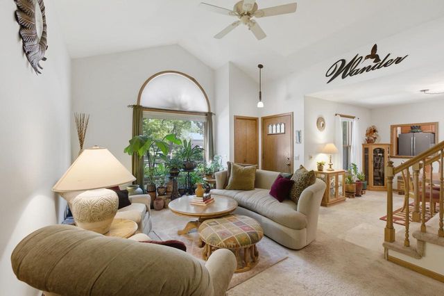 7925 W Oakbrook Circle, Madison, WI 53717