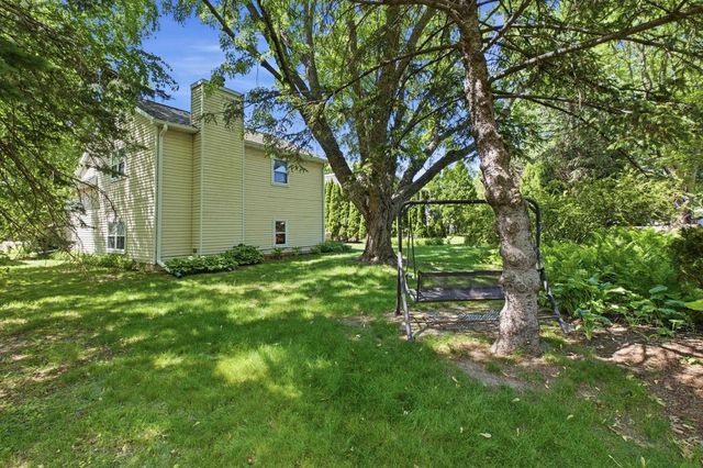 7925 W Oakbrook Circle, Madison, WI 53717