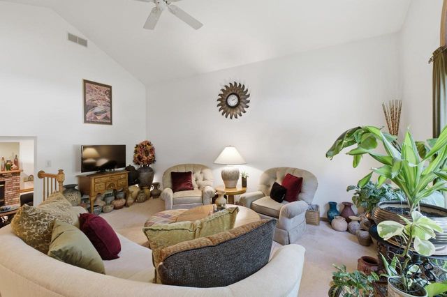 7925 W Oakbrook Circle, Madison, WI 53717