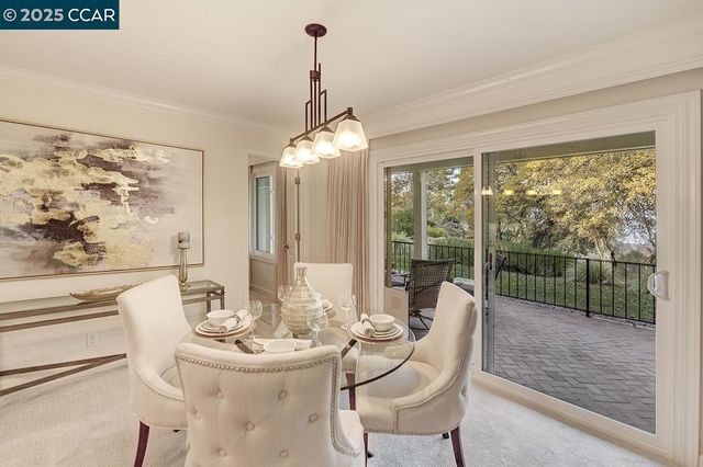 2748 Ptarmigan Dr. 6, Walnut Creek, CA 94595