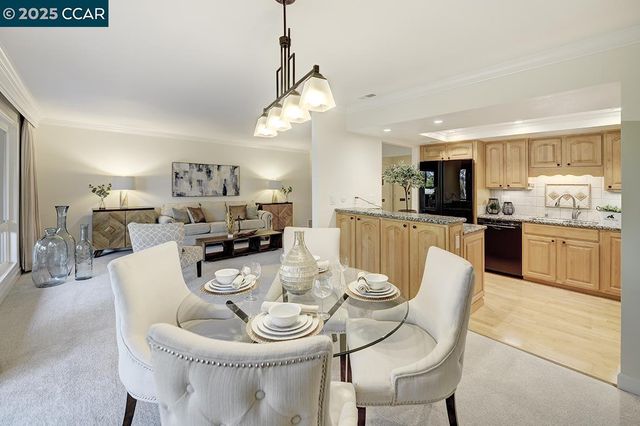 2748 Ptarmigan Dr. 6, Walnut Creek, CA 94595